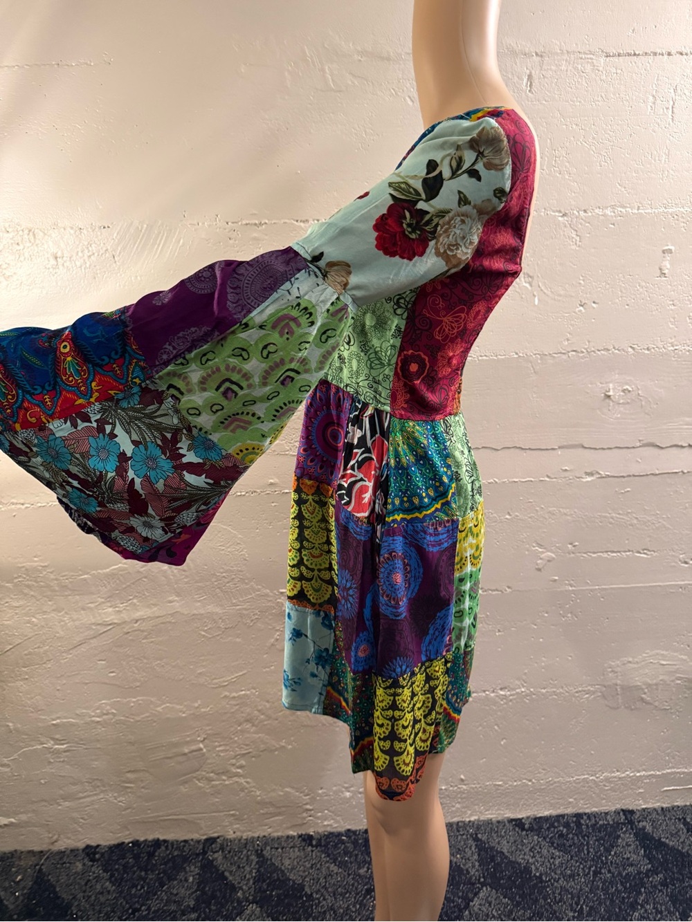 Boho Patchwork Bell-Sleeve Dress in Multicolor - Picture 6 of 6